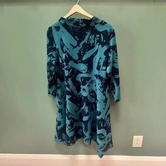 Chalet Et Cici Green and Black Print Tunic Dress with Mock Neck Size L - Picture 7 of 7